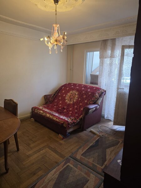 Bacau  De inchiriat apartament 4 camere DC